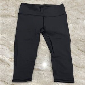 Lululemon Cropped Leggings | Vented Mesh Sides | Black | Size 8